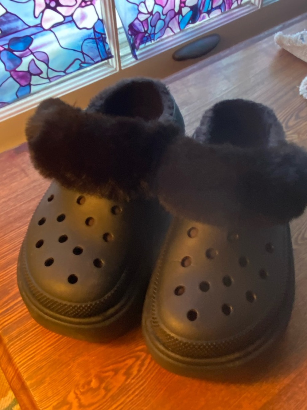 CROCS Stomp Black Fleece-Lined Platform Clog w Faux Fur Accent and Strap